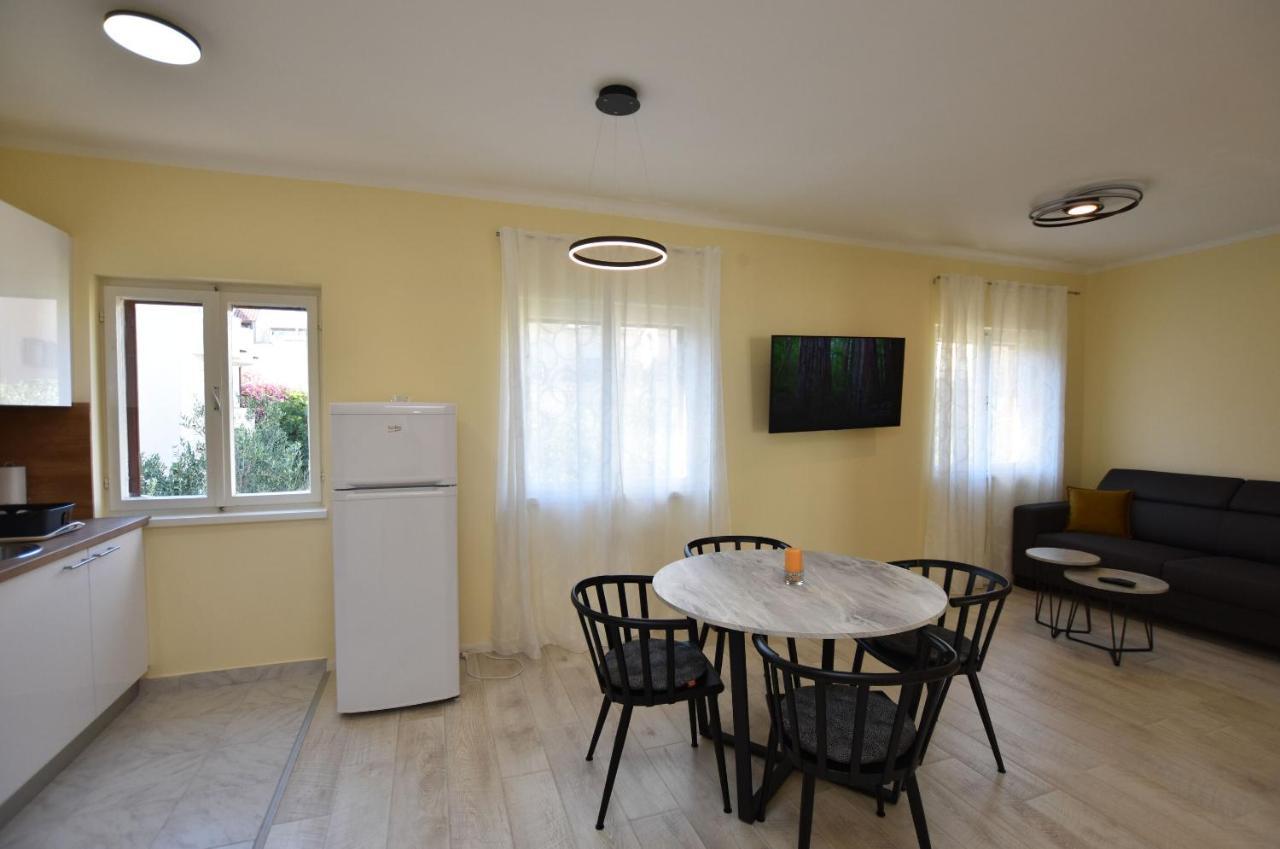 Apartment Ruzica Primošten Exteriör bild